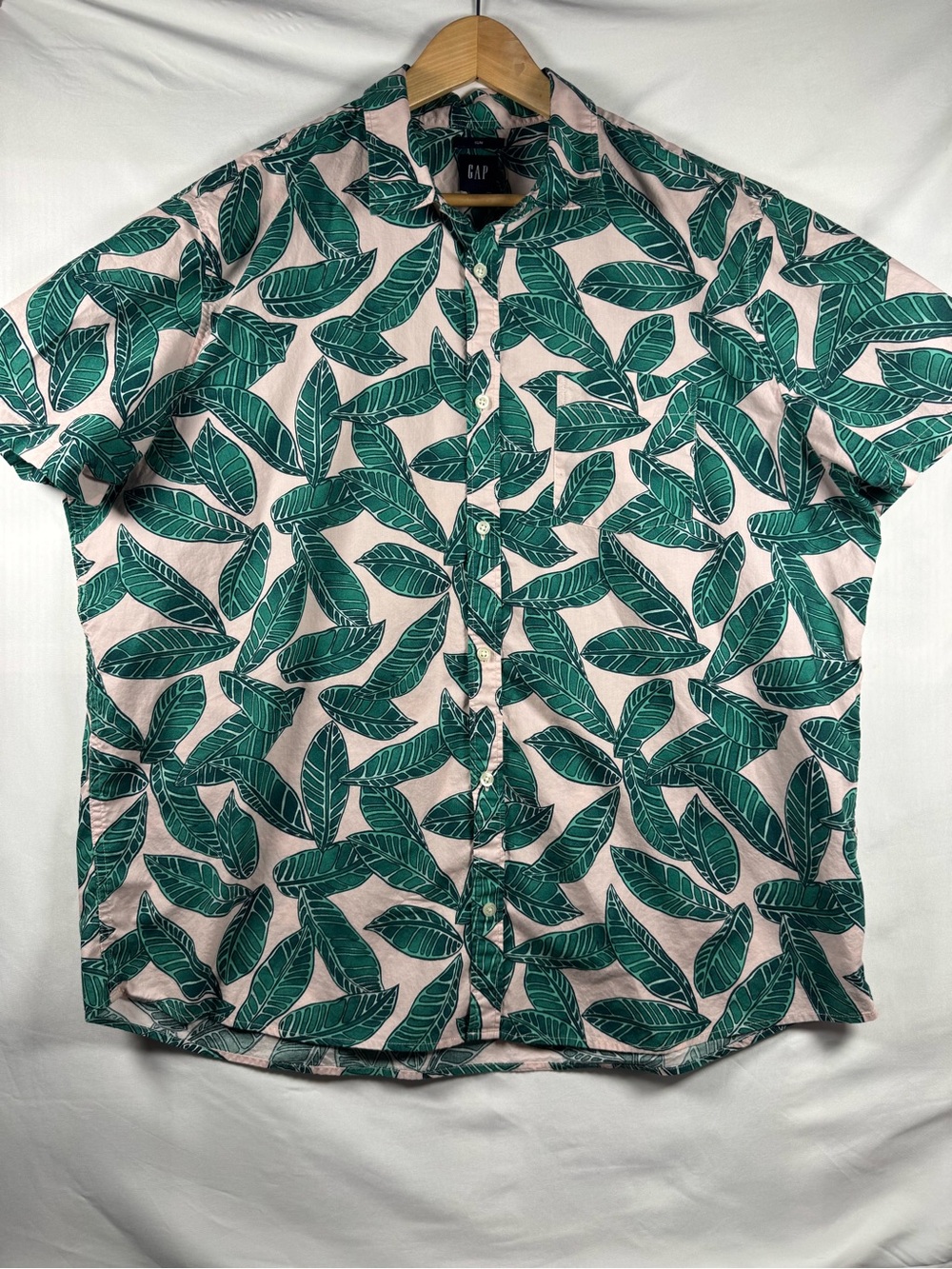 GAP Pink Short-Sleeve Button-Up Shirt with Green Leaf Print